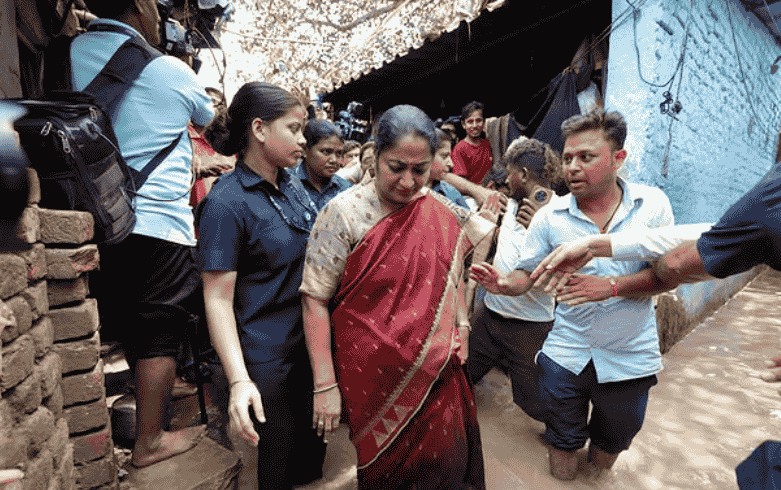 Rekha Gupta in village for report